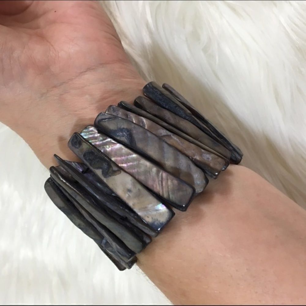 Exotic Beach Shell Bracelet - Picture 3 of 4